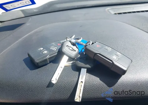 2021 Chevrolet Silverado 1500 4Wd Standard Bed Wt z USA, uszkodzony, nr VIN 1GCRYAEFXMZ218676